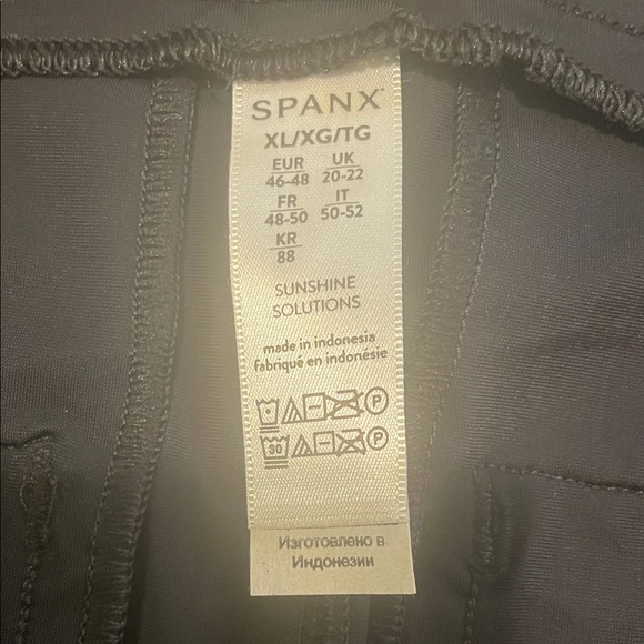 Womens SPANX Sunshine Skort 6” in Very Black - Picture 8 of 9